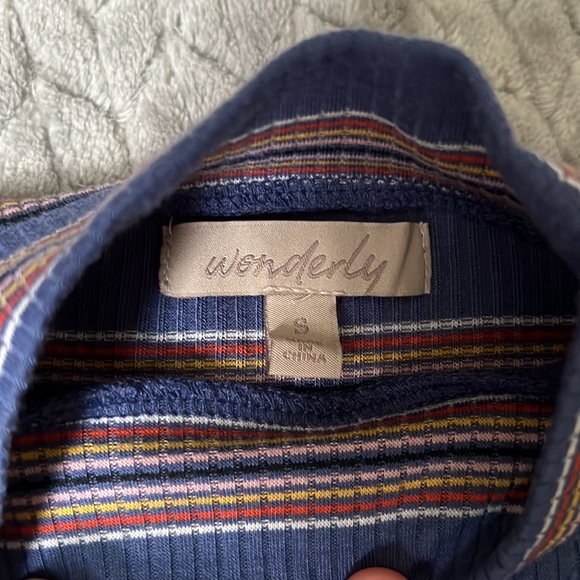 Wonderly mock neck long sleeve size S, cute pattern - Picture 2 of 3